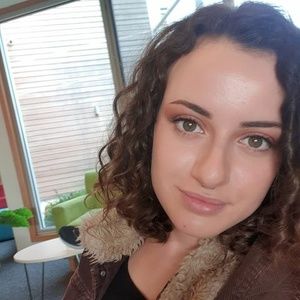 Meet your Posher, Celine